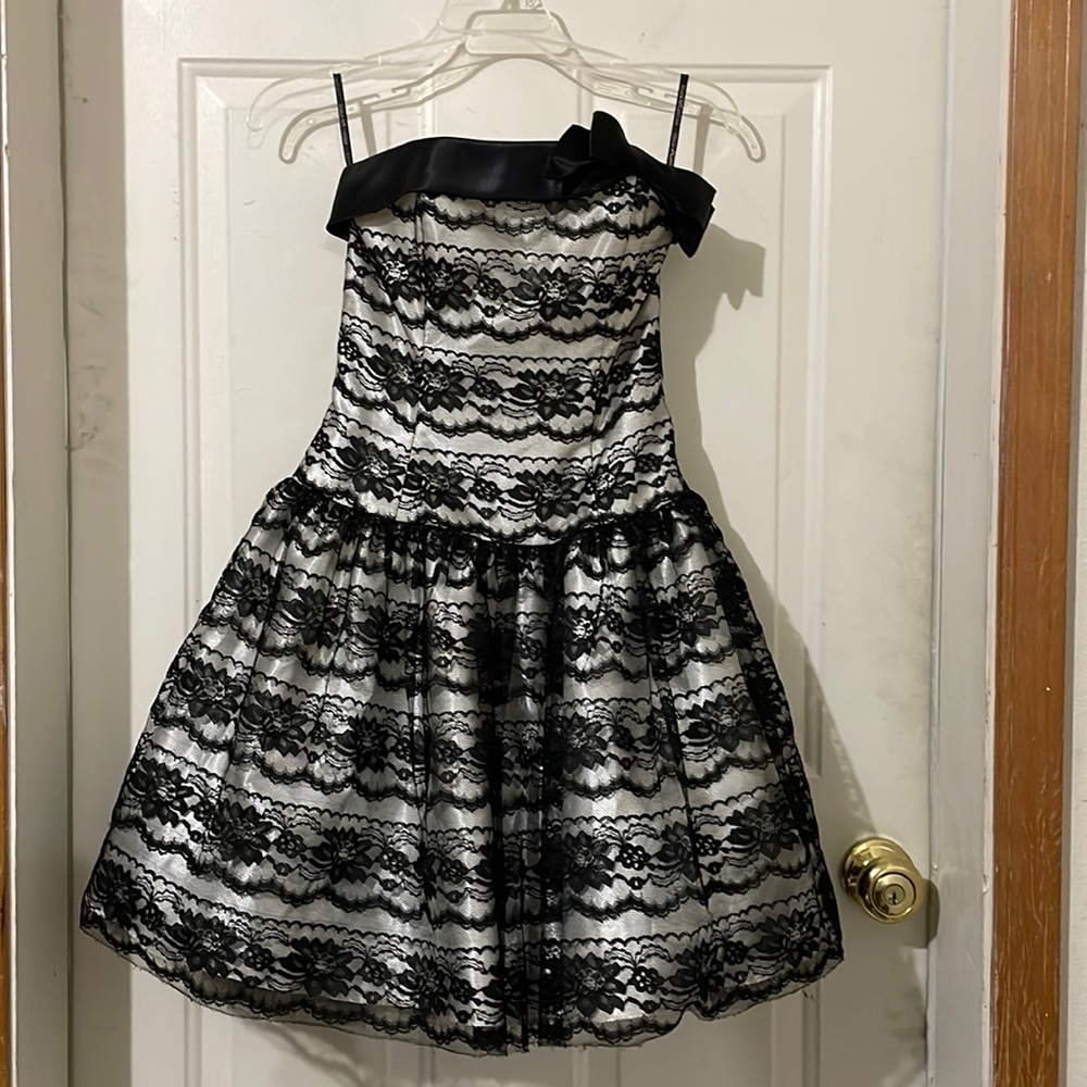 Vintage Gunne Sax cocktail dress, strapless. Size 3.